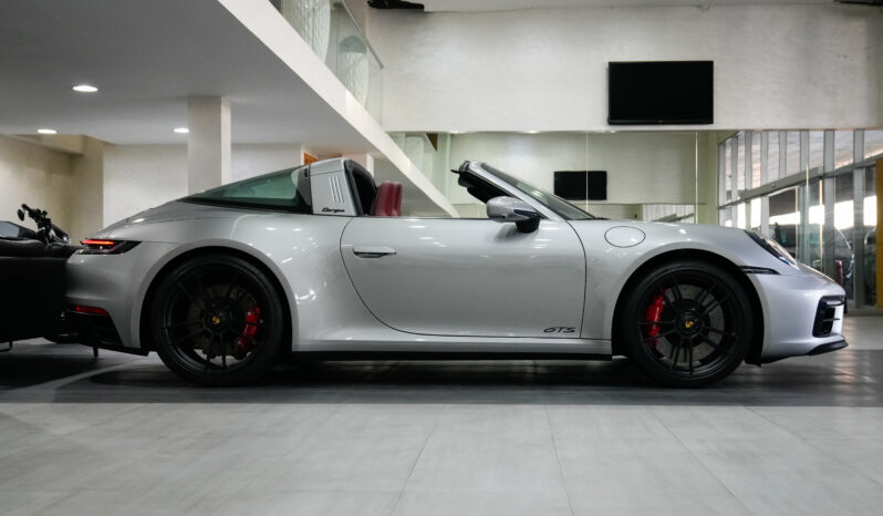 
								Porsche 911 Targa 4 GTS Cabriolet 2023 full									