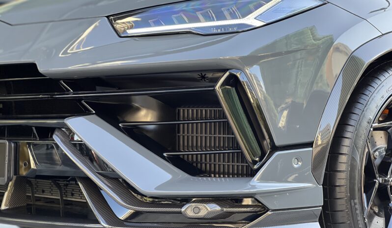 
								Lamborghini Urus Performante 2024 full									