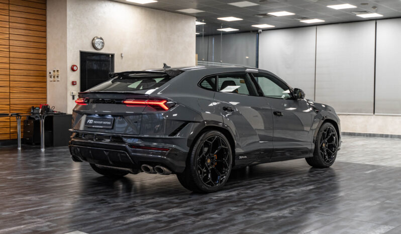 
								Lamborghini Urus Performante 2024 full									