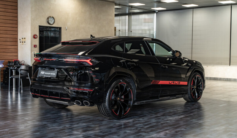 
								Lamborghini Urus 2022 full									