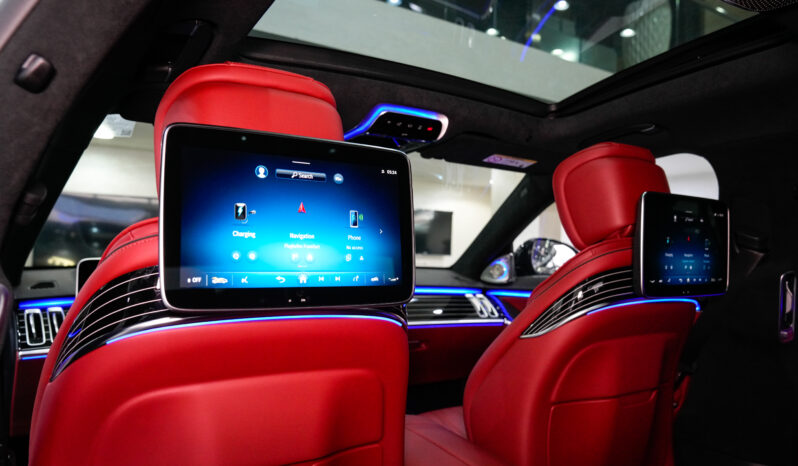 
								Mercedes-AMG S 63 E-Performance 2023 full									