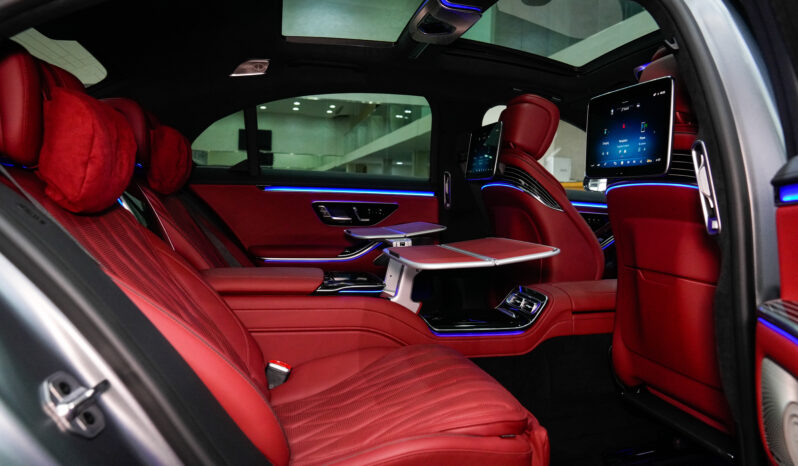 
								Mercedes-AMG S 63 E-Performance 2023 full									
