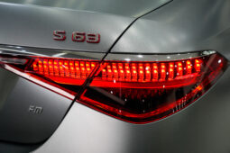 
										Mercedes-AMG S 63 E-Performance 2023 full									