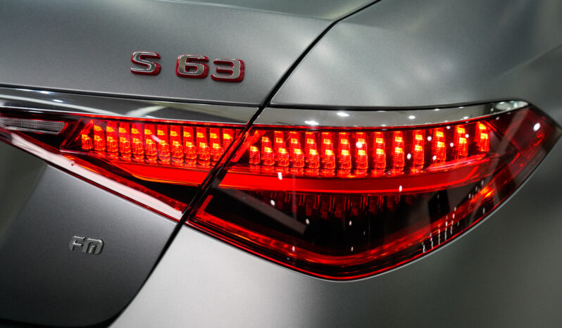 
								Mercedes-AMG S 63 E-Performance 2023 full									