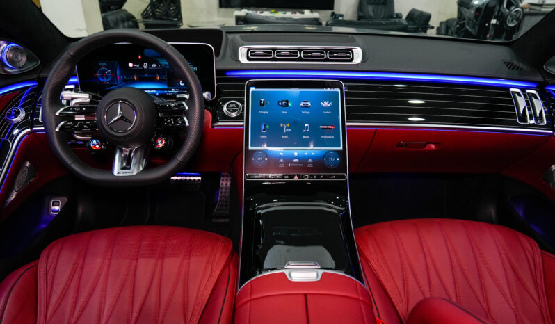 
								Mercedes-AMG S 63 E-Performance 2023 full									