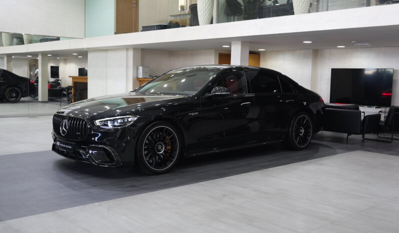 
								Mercedes-AMG S 63 E-Performance 2024 full									