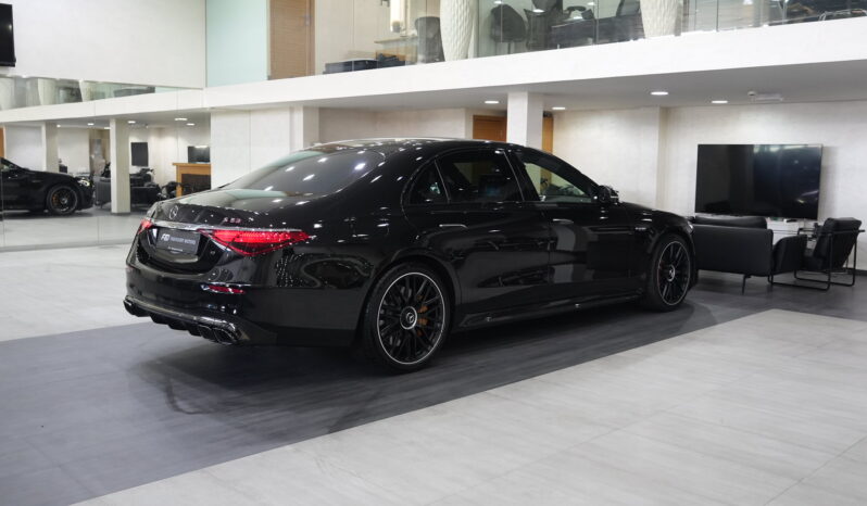 
								Mercedes-AMG S 63 E-Performance 2024 full									