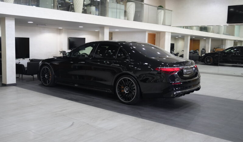 
								Mercedes-AMG S 63 E-Performance 2024 full									